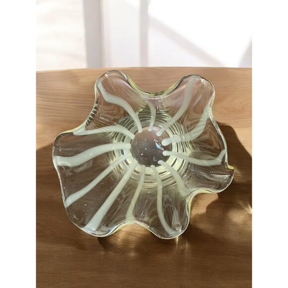 Art Glass Folded Handkerchief Vase Clear White Stripes Smooth Base Glass Deco - Picture 4 of 6